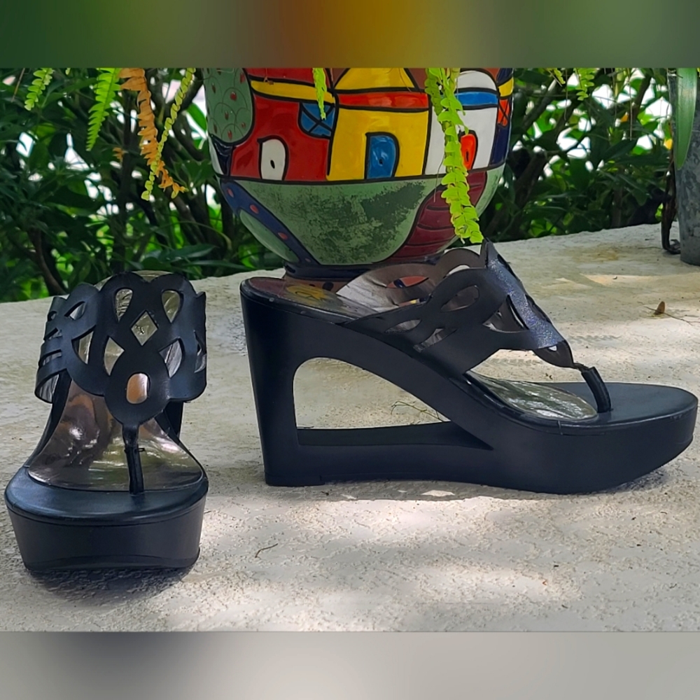 Carlos Santana black Wedges size 9M